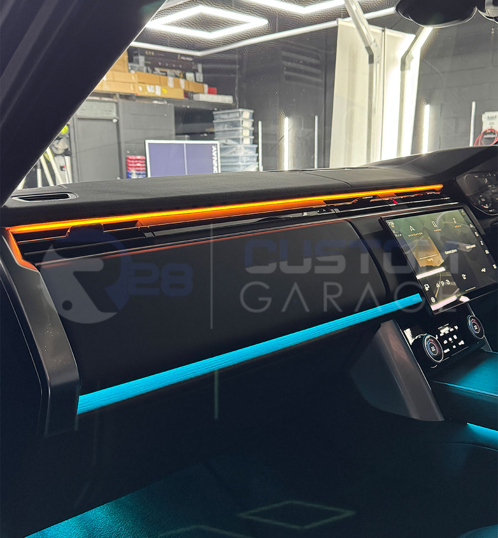 Range Rover (2022-2025) door ambient lighting
